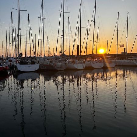 Voilier A Quai Hotel La Rochelle  Bagian luar foto